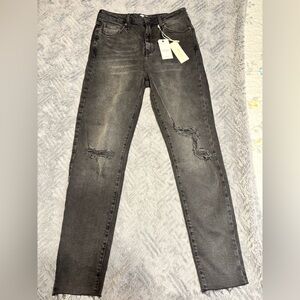 NWT Forever 21 Black Distressed / High Rise Skinny Jeans Size 30
